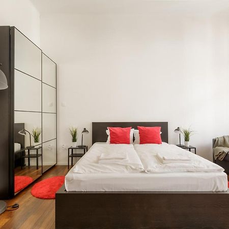 Red Dot Two - New Unit In The Heart Of Party Town Διαμέρισμα Βουδαπέστη Εξωτερικό φωτογραφία