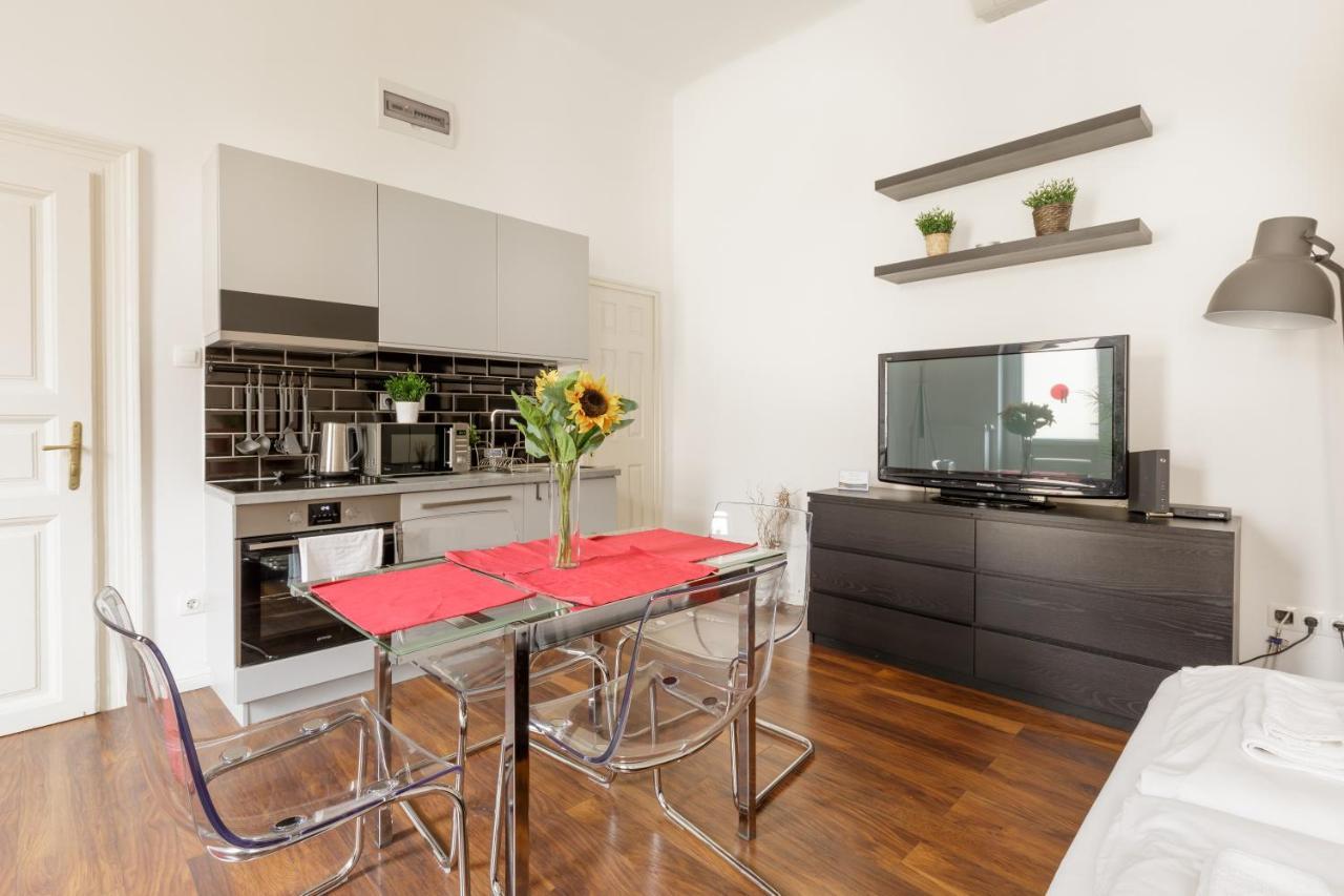 Red Dot Two - New Unit In The Heart Of Party Town Διαμέρισμα Βουδαπέστη Εξωτερικό φωτογραφία