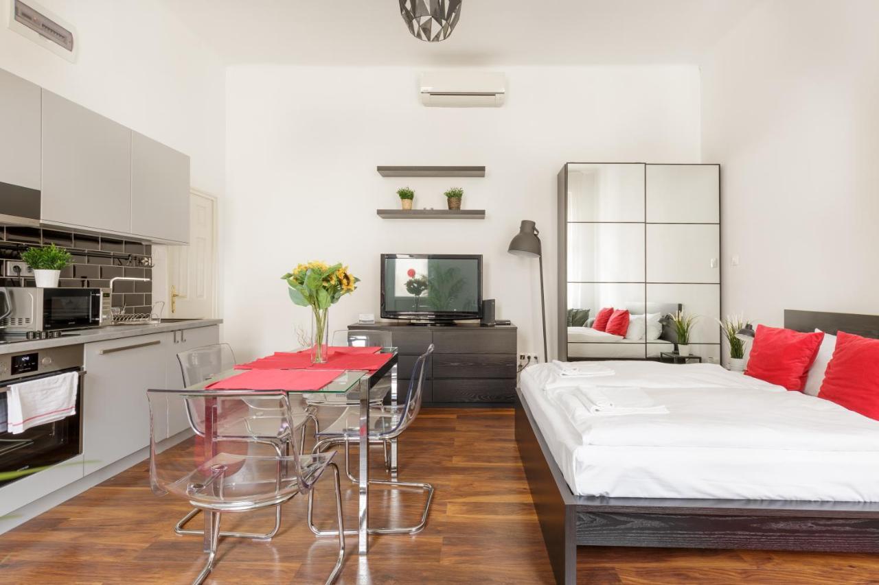 Red Dot Two - New Unit In The Heart Of Party Town Διαμέρισμα Βουδαπέστη Εξωτερικό φωτογραφία